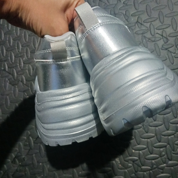 Women Silver Metallic Chunky Platform Sneakers - Picture 10 of 11